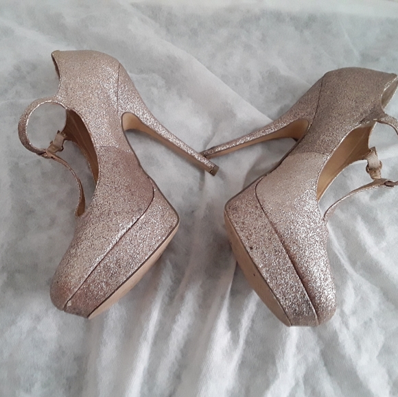 Steve Madden Gold Glitter High Heels - Picture 8 of 8